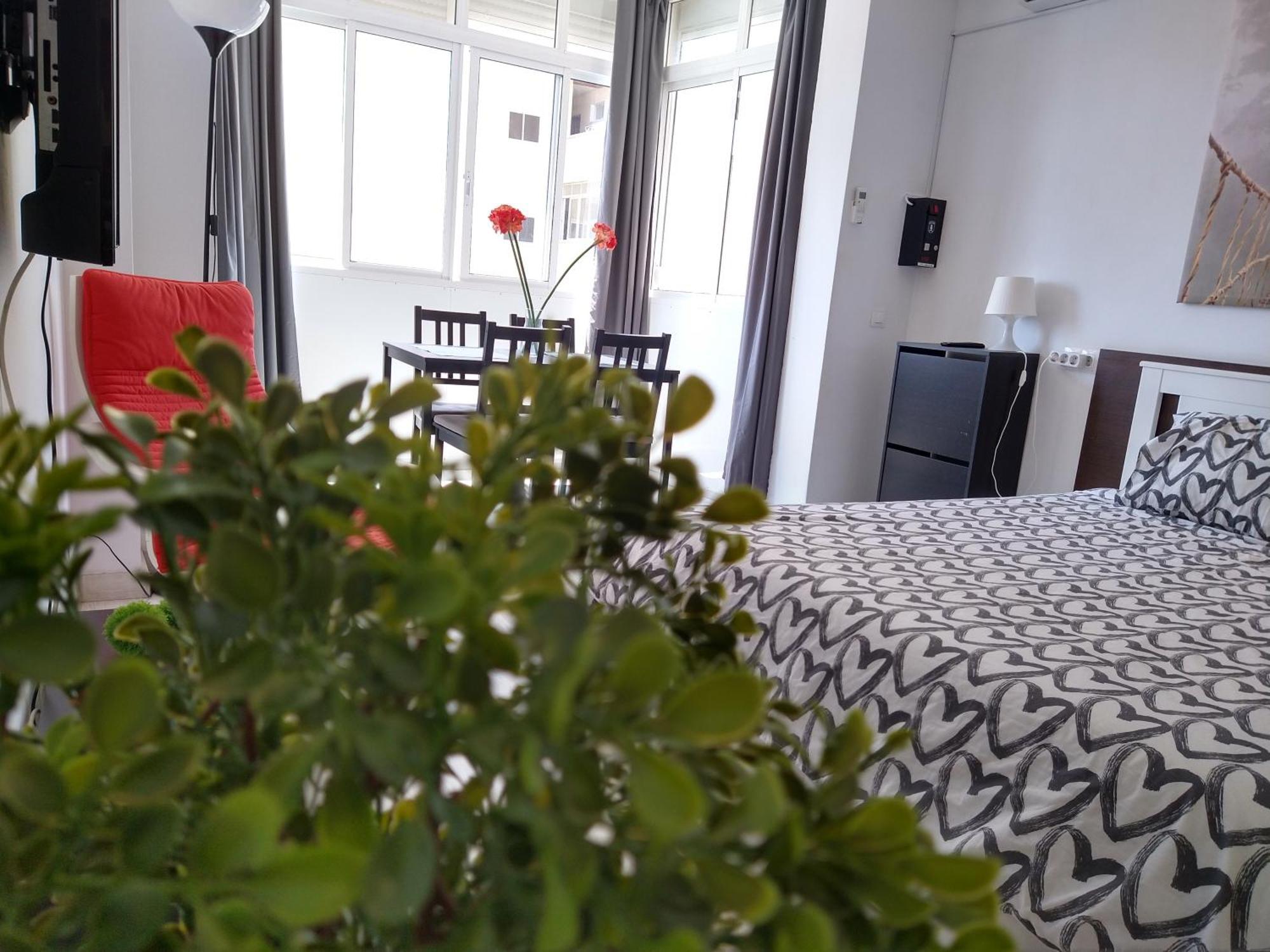 Amplio Estudio,Vista Mar Y Montana, A Pasos Del Centro Torremolinos Exteriör bild